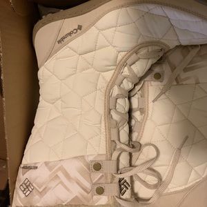 Columbia women boots